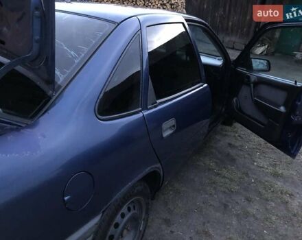 Фиолетовый Опель Вектра, объемом двигателя 1.8 л и пробегом 322 тыс. км за 1200 $, фото 9 на Automoto.ua