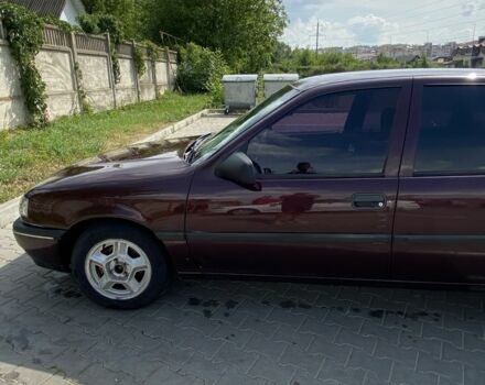 Фиолетовый Опель Вектра, объемом двигателя 1.8 л и пробегом 300 тыс. км за 1650 $, фото 2 на Automoto.ua