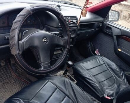 Фиолетовый Опель Вектра, объемом двигателя 2 л и пробегом 255 тыс. км за 800 $, фото 6 на Automoto.ua