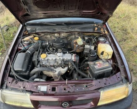 Фіолетовий Опель Вектра, об'ємом двигуна 1.8 л та пробігом 350 тис. км за 850 $, фото 4 на Automoto.ua