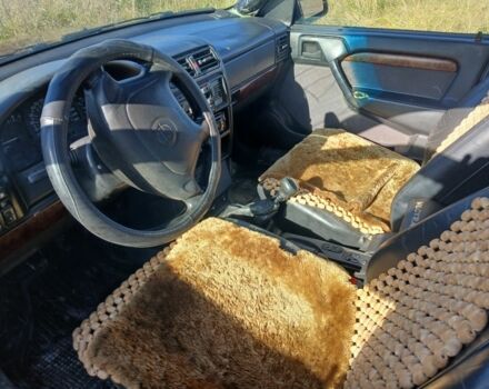 Фиолетовый Опель Вектра, объемом двигателя 2.5 л и пробегом 400 тыс. км за 1200 $, фото 6 на Automoto.ua