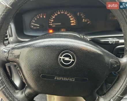 Фіолетовий Опель Вектра, об'ємом двигуна 1.7 л та пробігом 345 тис. км за 2200 $, фото 5 на Automoto.ua