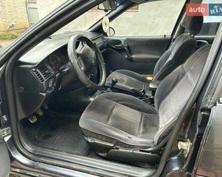 Фіолетовий Опель Вектра, об'ємом двигуна 1.7 л та пробігом 345 тис. км за 2200 $, фото 4 на Automoto.ua