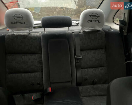 Фіолетовий Опель Вектра, об'ємом двигуна 1.8 л та пробігом 307 тис. км за 1900 $, фото 13 на Automoto.ua