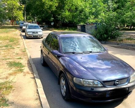 Фіолетовий Опель Вектра, об'ємом двигуна 1.8 л та пробігом 300 тис. км за 2000 $, фото 1 на Automoto.ua