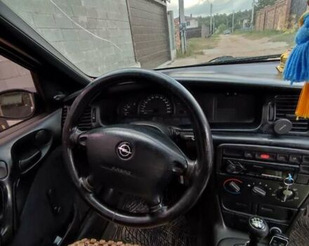 Фіолетовий Опель Вектра, об'ємом двигуна 1.6 л та пробігом 380 тис. км за 2800 $, фото 13 на Automoto.ua