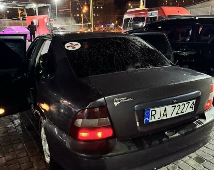 Фиолетовый Опель Вектра, объемом двигателя 2 л и пробегом 350 тыс. км за 2391 $, фото 2 на Automoto.ua