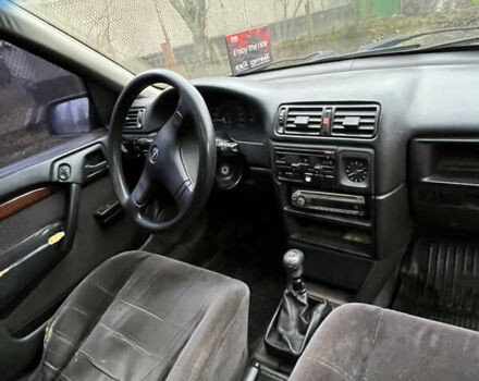 Фіолетовий Опель Вектра, об'ємом двигуна 1.8 л та пробігом 380 тис. км за 2000 $, фото 7 на Automoto.ua