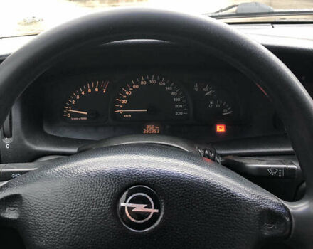 Фиолетовый Опель Вектра, объемом двигателя 1.6 л и пробегом 390 тыс. км за 1900 $, фото 6 на Automoto.ua