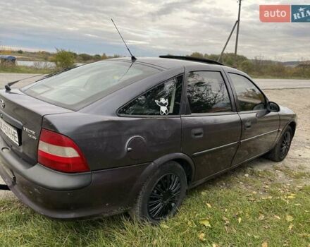 Фіолетовий Опель Вектра, об'ємом двигуна 1.6 л та пробігом 380 тис. км за 1500 $, фото 5 на Automoto.ua