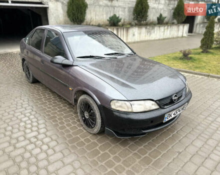 Фиолетовый Опель Вектра, объемом двигателя 1.6 л и пробегом 382 тыс. км за 1100 $, фото 4 на Automoto.ua