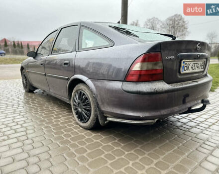 Фиолетовый Опель Вектра, объемом двигателя 1.6 л и пробегом 382 тыс. км за 1100 $, фото 9 на Automoto.ua