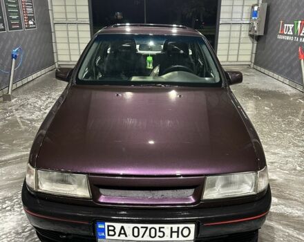 Фиолетовый Опель Вектра, объемом двигателя 2 л и пробегом 330 тыс. км за 1401 $, фото 1 на Automoto.ua