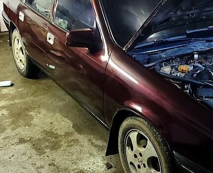 Фиолетовый Опель Вектра, объемом двигателя 2 л и пробегом 0 тыс. км за 1000 $, фото 1 на Automoto.ua