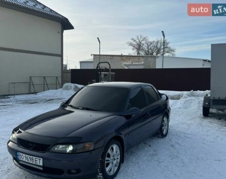 Фиолетовый Опель Вектра, объемом двигателя 1.8 л и пробегом 380 тыс. км за 3000 $, фото 1 на Automoto.ua