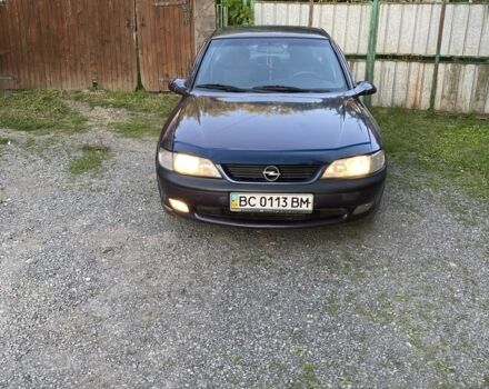 Фиолетовый Опель Вектра, объемом двигателя 1.6 л и пробегом 161 тыс. км за 2300 $, фото 1 на Automoto.ua