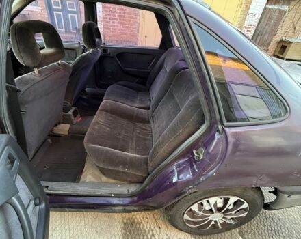 Коричневий Опель Вектра, об'ємом двигуна 1.8 л та пробігом 275 тис. км за 800 $, фото 8 на Automoto.ua