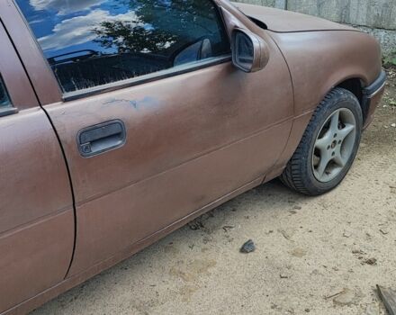 Коричневый Опель Вектра, объемом двигателя 2 л и пробегом 300 тыс. км за 800 $, фото 4 на Automoto.ua