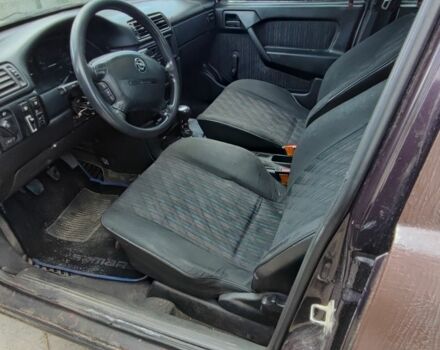 Коричневый Опель Вектра, объемом двигателя 2 л и пробегом 300 тыс. км за 800 $, фото 5 на Automoto.ua