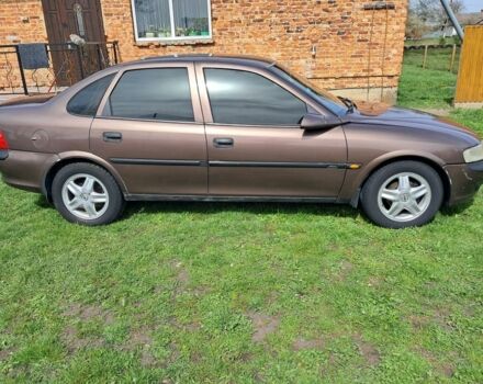 Коричневый Опель Вектра, объемом двигателя 1.8 л и пробегом 456 тыс. км за 2550 $, фото 6 на Automoto.ua