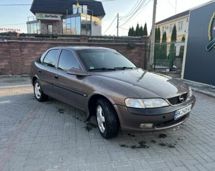 Коричневый Опель Вектра, объемом двигателя 1.8 л и пробегом 284 тыс. км за 2250 $, фото 1 на Automoto.ua
