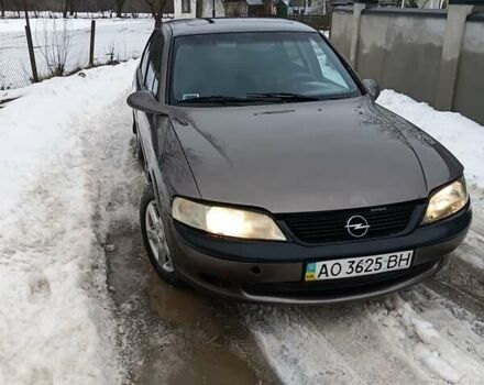 Коричневый Опель Вектра, объемом двигателя 1.6 л и пробегом 350 тыс. км за 1650 $, фото 1 на Automoto.ua