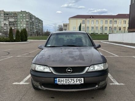 Опель Вектра 1998 у Краматорске на Automoto.ua Коричневий Опель Вектра, об'ємом двигуна 1.6 л та пробігом 300 тис. км за 2175 $, фото 1 на Automoto.ua