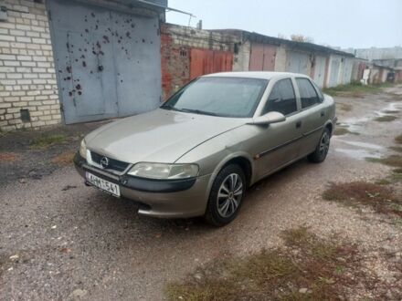 Опель Вектра 2003 в Харькове на Automoto.ua Коричневый Опель Вектра, объемом двигателя 1.8 л и пробегом 200 тыс. км за 1200 $, фото 1 на Automoto.ua