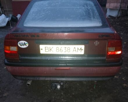 Опель Вектра 1990 в Сарнах на Automoto.ua Красный Опель Вектра, объемом двигателя 1.6 л и пробегом 200 тыс. км за 1250 $, фото 2 на Automoto.ua