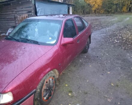 Опель Вектра 1990 в Сарнах на Automoto.ua Красный Опель Вектра, объемом двигателя 1.6 л и пробегом 200 тыс. км за 1250 $, фото 5 на Automoto.ua