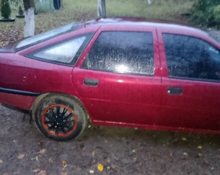 Опель Вектра 1990 в Сарнах на Automoto.ua Красный Опель Вектра, объемом двигателя 1.6 л и пробегом 200 тыс. км за 1250 $, фото 1 на Automoto.ua