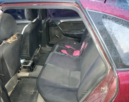 Опель Вектра 1990 в Сарнах на Automoto.ua Красный Опель Вектра, объемом двигателя 1.6 л и пробегом 200 тыс. км за 1250 $, фото 3 на Automoto.ua