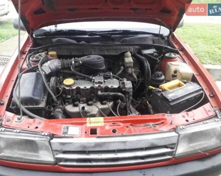 Опель Вектра 1991 в Черновцах на Automoto.ua Красный Опель Вектра, объемом двигателя 1.8 л и пробегом 427 тыс. км за 1500 $, фото 9 на Automoto.ua