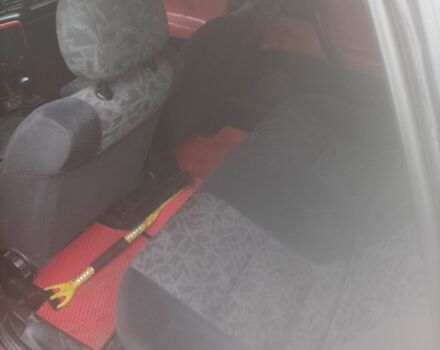 Червоний Опель Вектра, об'ємом двигуна 1.7 л та пробігом 400 тис. км за 2300 $, фото 4 на Automoto.ua