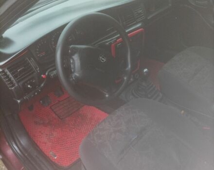 Червоний Опель Вектра, об'ємом двигуна 1.7 л та пробігом 400 тис. км за 2300 $, фото 5 на Automoto.ua