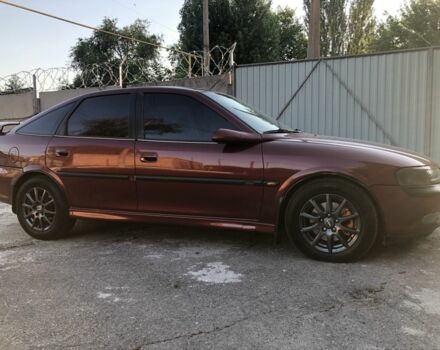 Красный Опель Вектра, объемом двигателя 2 л и пробегом 340 тыс. км за 3400 $, фото 3 на Automoto.ua