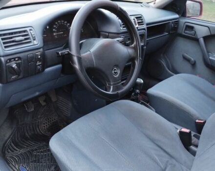 Червоний Опель Вектра, об'ємом двигуна 1.6 л та пробігом 130 тис. км за 1350 $, фото 6 на Automoto.ua