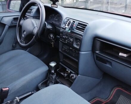 Червоний Опель Вектра, об'ємом двигуна 1.6 л та пробігом 130 тис. км за 1350 $, фото 4 на Automoto.ua