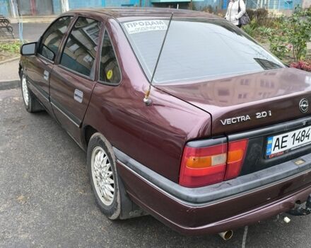 Красный Опель Вектра, объемом двигателя 2 л и пробегом 250 тыс. км за 2500 $, фото 3 на Automoto.ua