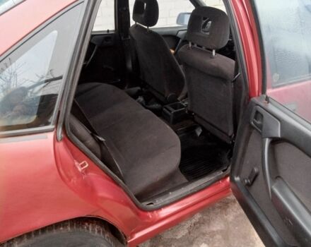 Красный Опель Вектра, объемом двигателя 1.6 л и пробегом 400 тыс. км за 600 $, фото 10 на Automoto.ua