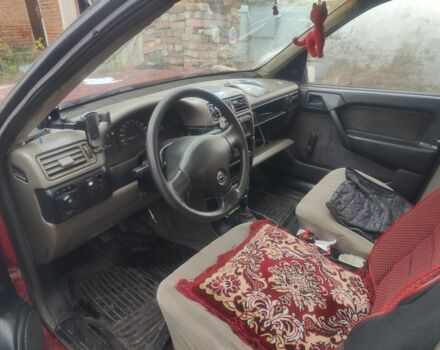 Красный Опель Вектра, объемом двигателя 1.6 л и пробегом 400 тыс. км за 700 $, фото 6 на Automoto.ua