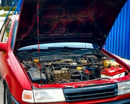 Красный Опель Вектра, объемом двигателя 2 л и пробегом 294 тыс. км за 1600 $, фото 5 на Automoto.ua