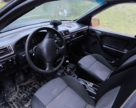 Красный Опель Вектра, объемом двигателя 0 л и пробегом 300 тыс. км за 600 $, фото 1 на Automoto.ua