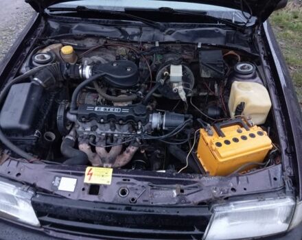 Красный Опель Вектра, объемом двигателя 1.6 л и пробегом 123 тыс. км за 1000 $, фото 4 на Automoto.ua