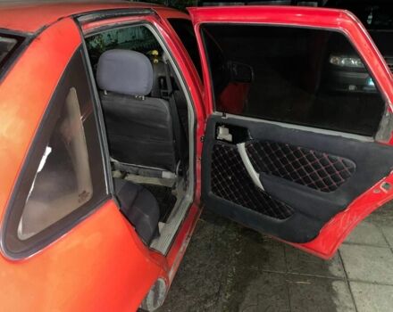 Червоний Опель Вектра, об'ємом двигуна 1.6 л та пробігом 100 тис. км за 1650 $, фото 5 на Automoto.ua