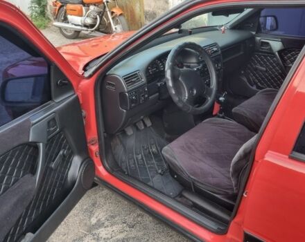 Червоний Опель Вектра, об'ємом двигуна 1.6 л та пробігом 241 тис. км за 2800 $, фото 5 на Automoto.ua