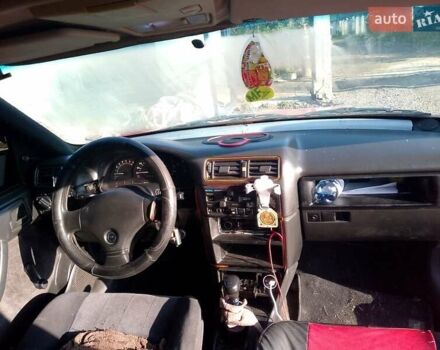 Опель Вектра 1989 в Львове на Automoto.ua Красный Опель Вектра, объемом двигателя 1.8 л и пробегом 100 тыс. км за 1000 $, фото 4 на Automoto.ua