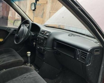 Червоний Опель Вектра, об'ємом двигуна 2 л та пробігом 300 тис. км за 600 $, фото 3 на Automoto.ua