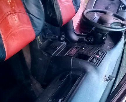 Червоний Опель Вектра, об'ємом двигуна 1.8 л та пробігом 0 тис. км за 1450 $, фото 8 на Automoto.ua