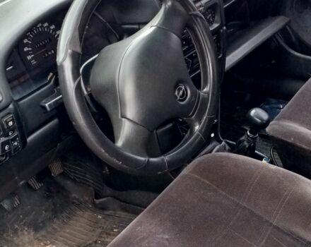 Червоний Опель Вектра, об'ємом двигуна 2 л та пробігом 300 тис. км за 836 $, фото 4 на Automoto.ua